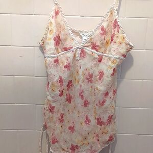 Flowered spaghetti trap tank